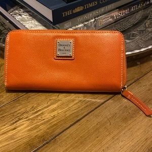 Dooney & Bourke large pebble grain leather zip around wristlet wallet. EUC